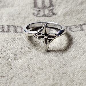 Retired James Avery Blossom Flower Petal Cross Ring
